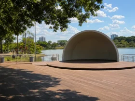 concha acústica no Lago Municipal
